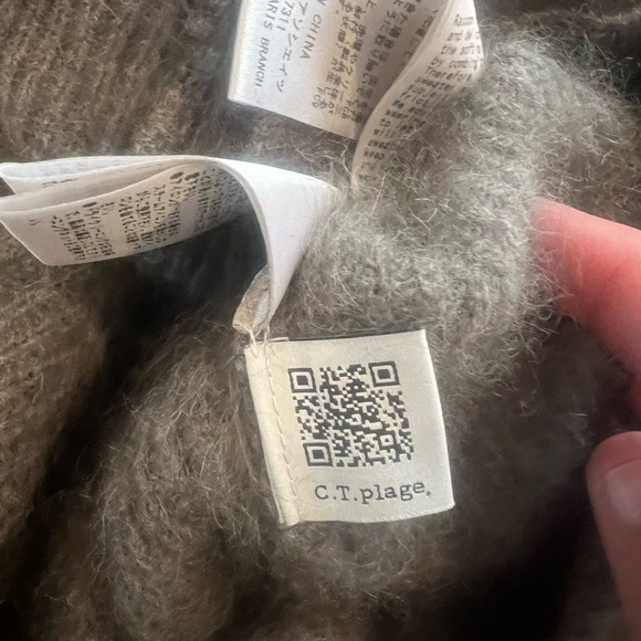 C.T. Plage Limited-Edition Raccoon Fur Brushed Knit Sweater – Grey – Size 36 - Picture 11 of 13
